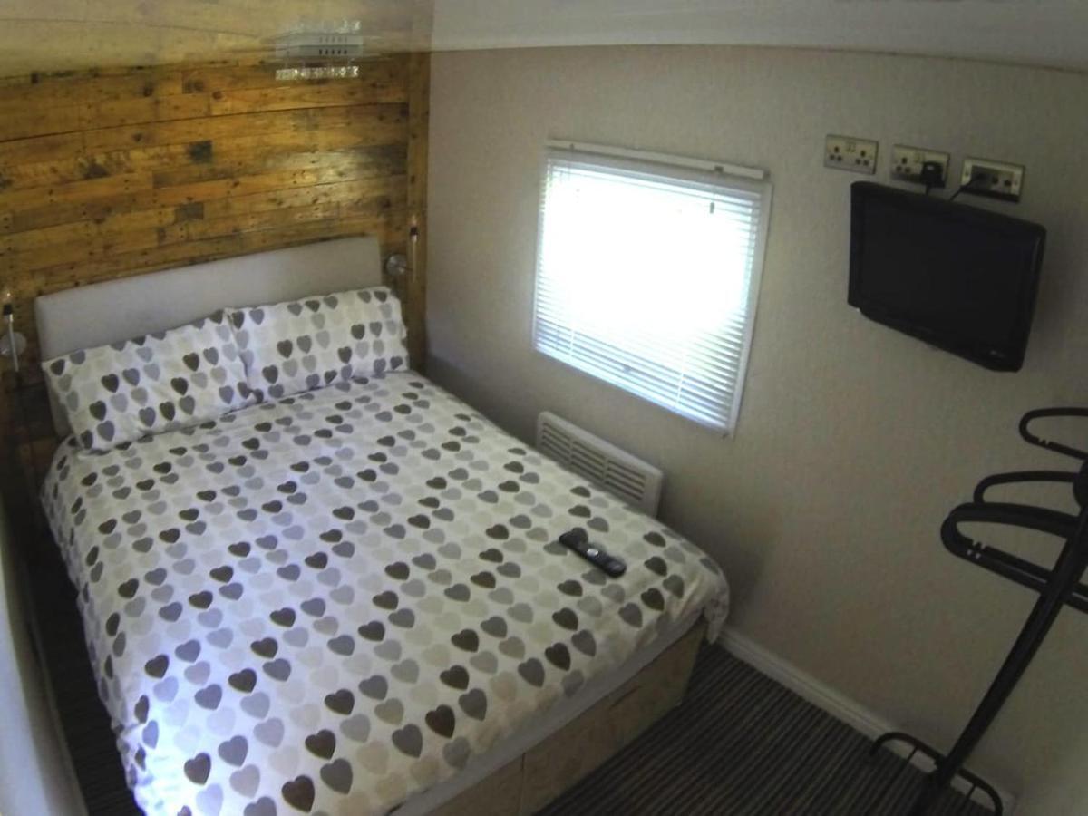 Woodland View - A Place To Escape Apartment Swynnerton Екстериор снимка